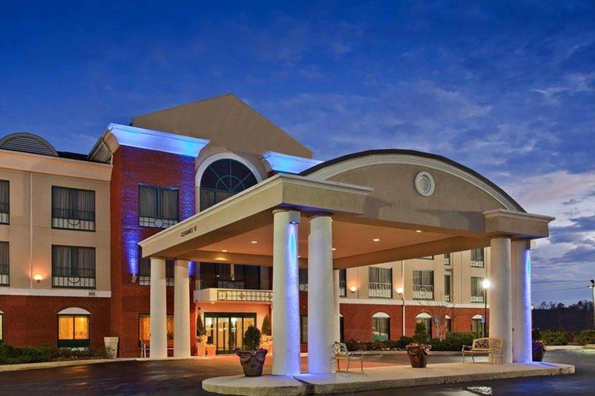 Baymont By Wyndham Bessemer Ngoại thất bức ảnh