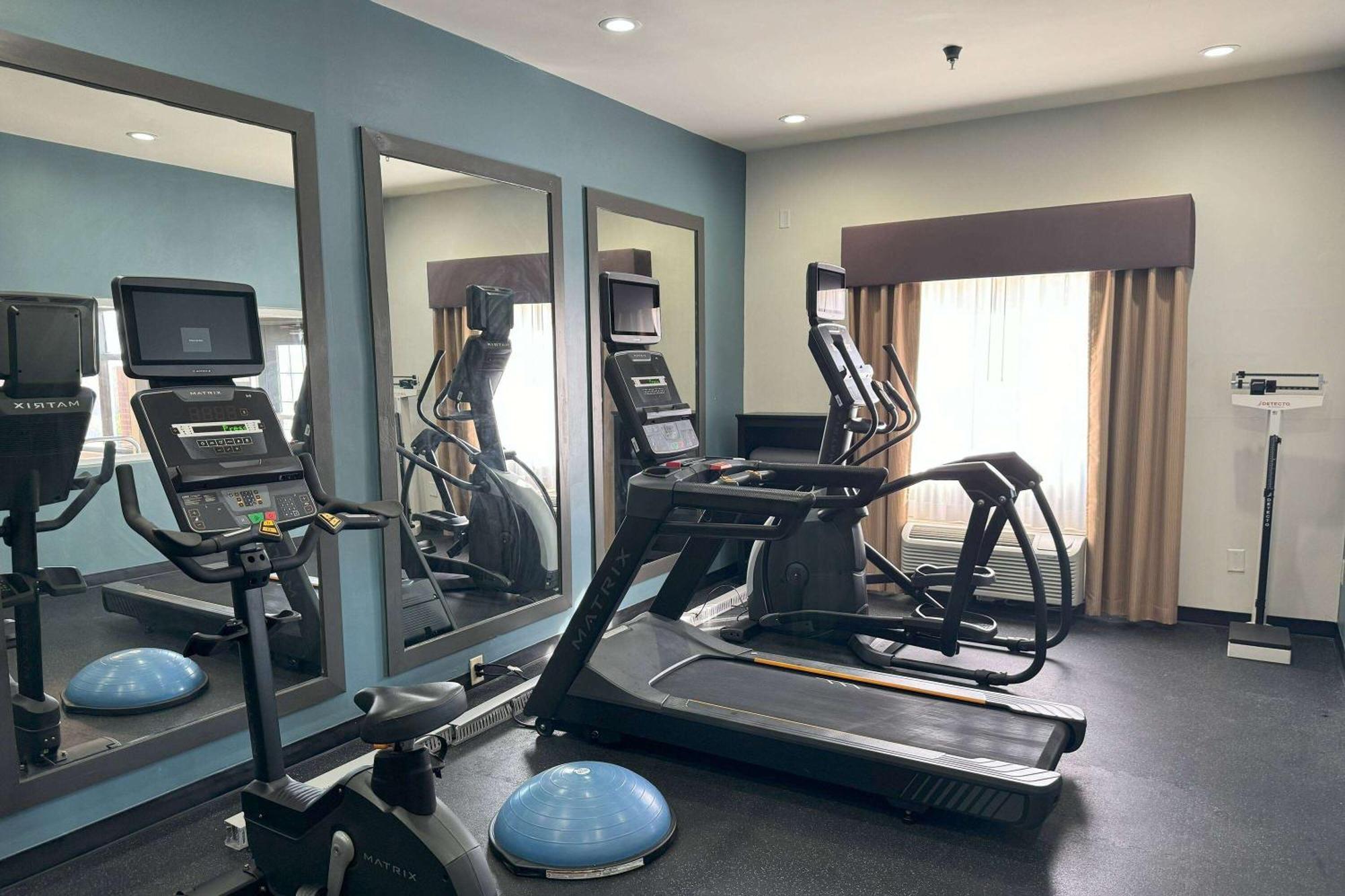Baymont By Wyndham Bessemer Ngoại thất bức ảnh